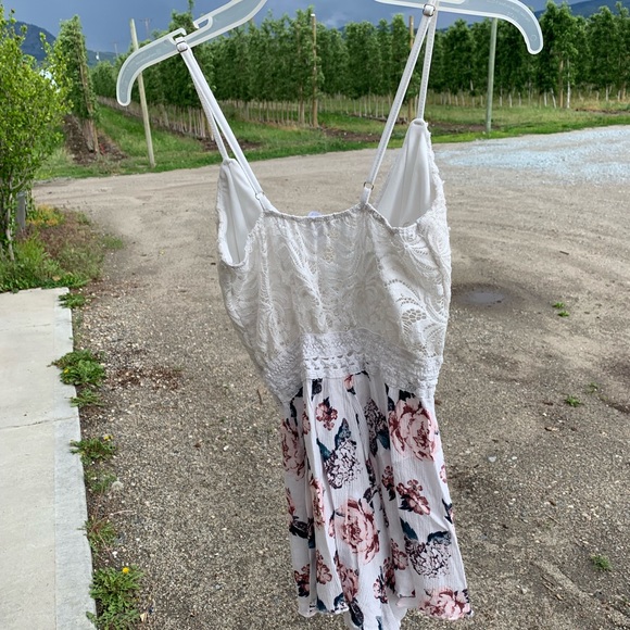 *SOLD ON OTHER SITE* Streetwear Society Floral Romper Size Medium - Picture 12 of 12